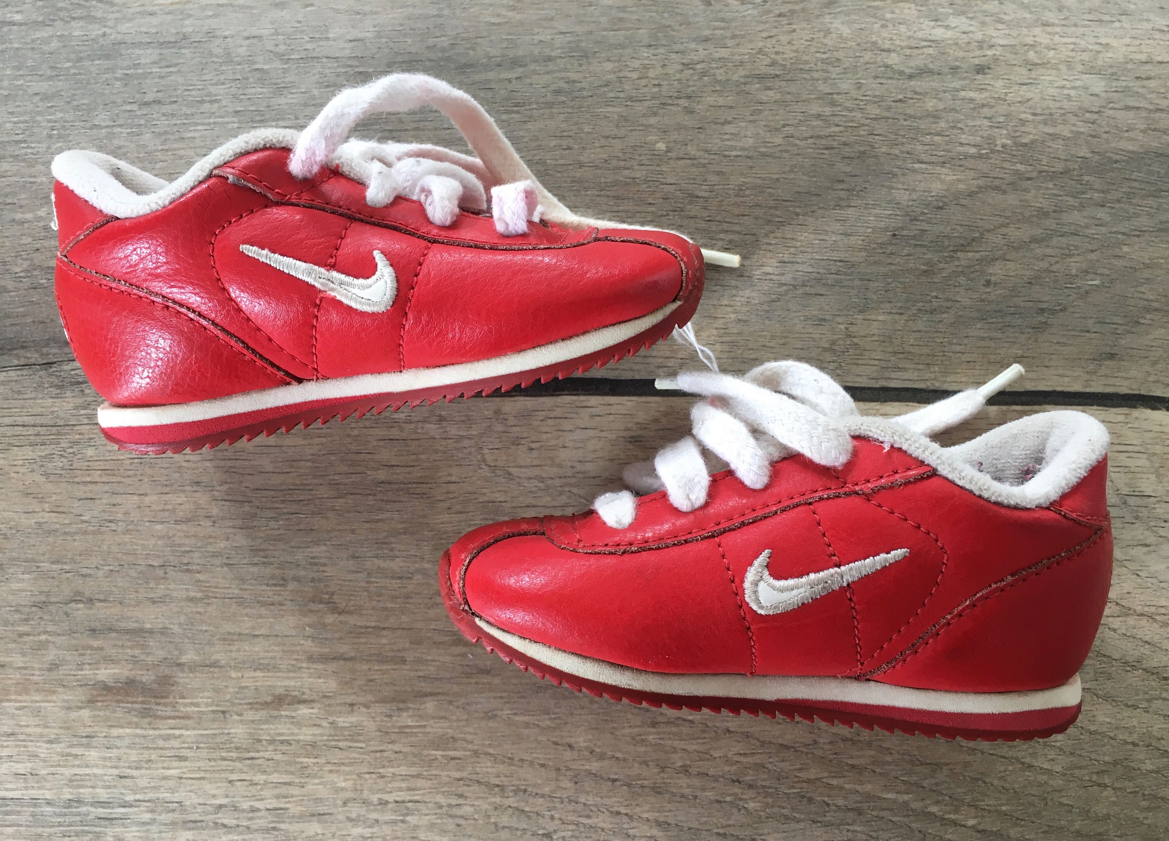 Buty Nike, r. 20 (wkładka 10,5 cm)