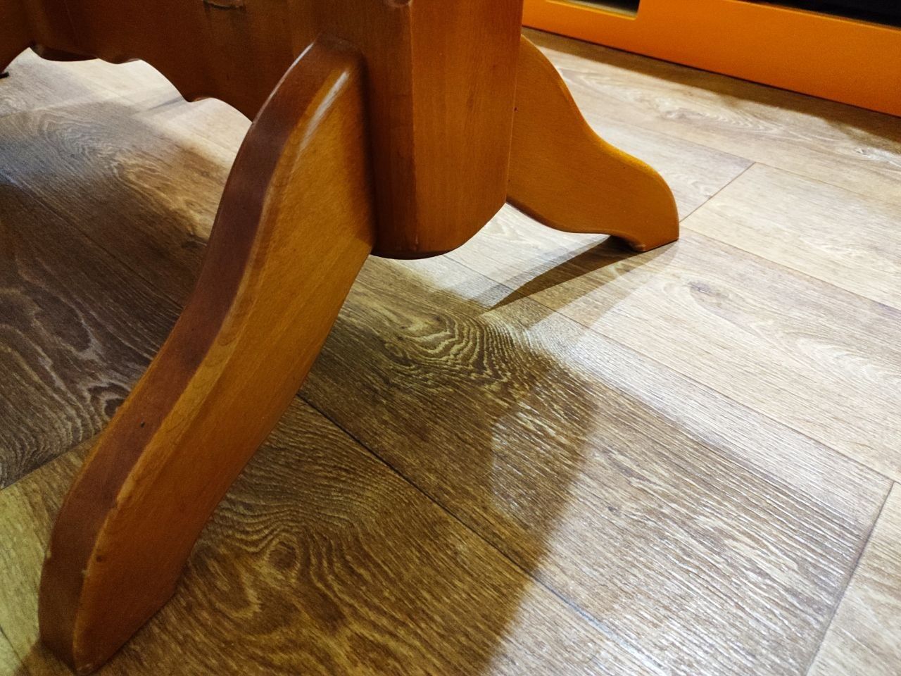 Стол кухонный раскладной из натурального дерева