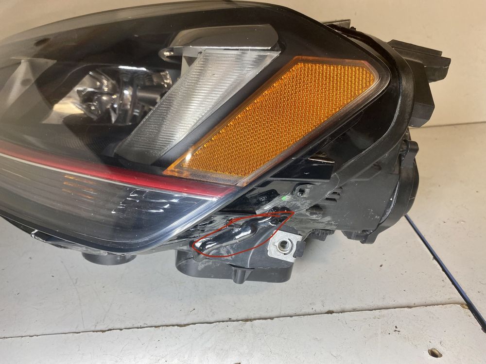 Фара левая Volkswagen GTI 2015-2017 5GM941751A xenon usa