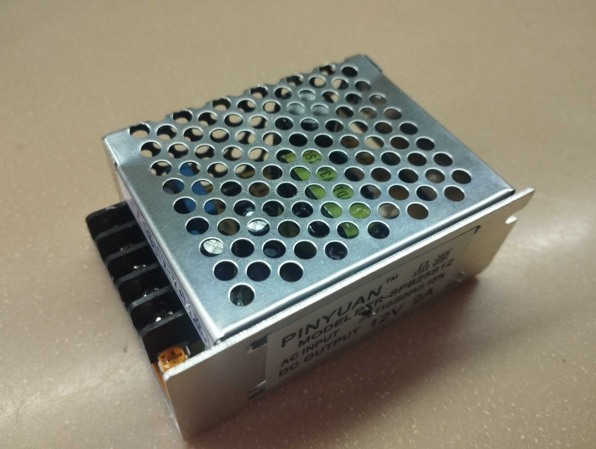 Блок живлення 12V 2 А для LED стрічки