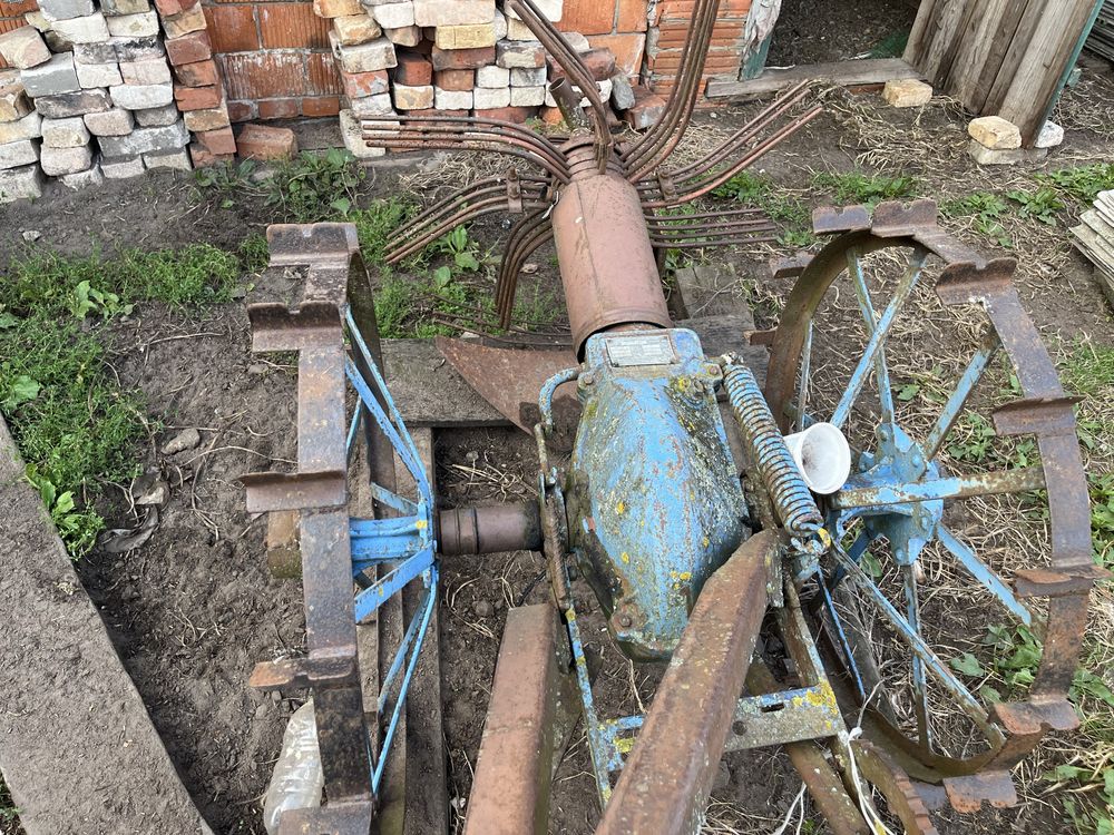 Продам картоплекопач тракторний