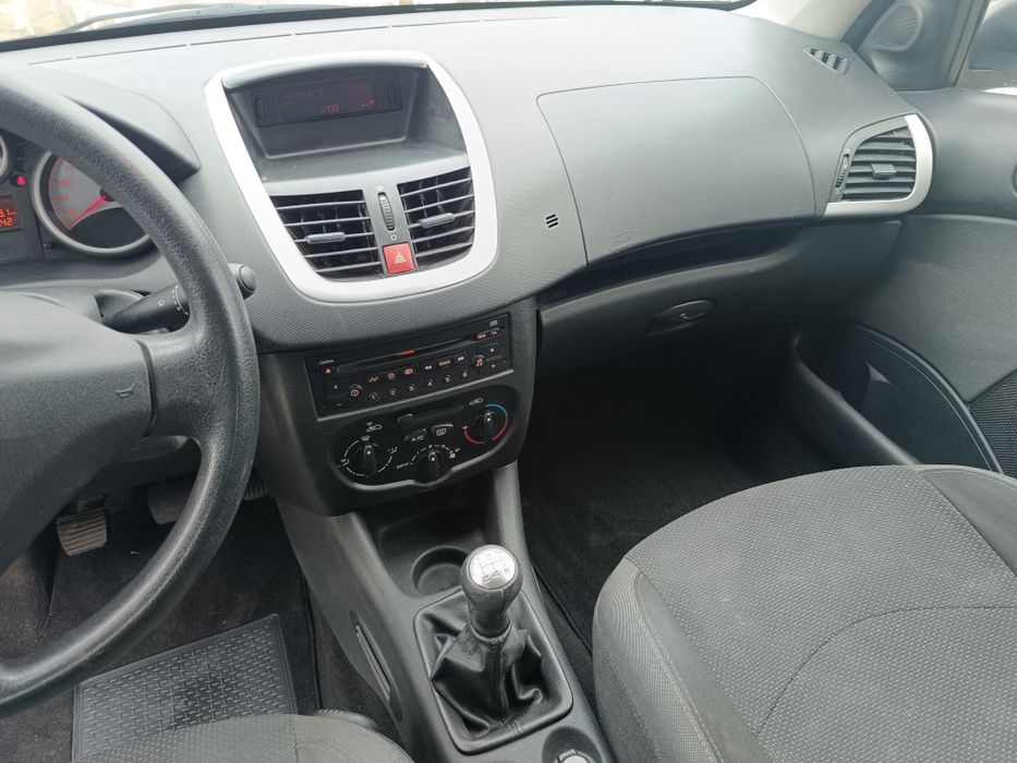 Peugeot 206+  em óptimo estado