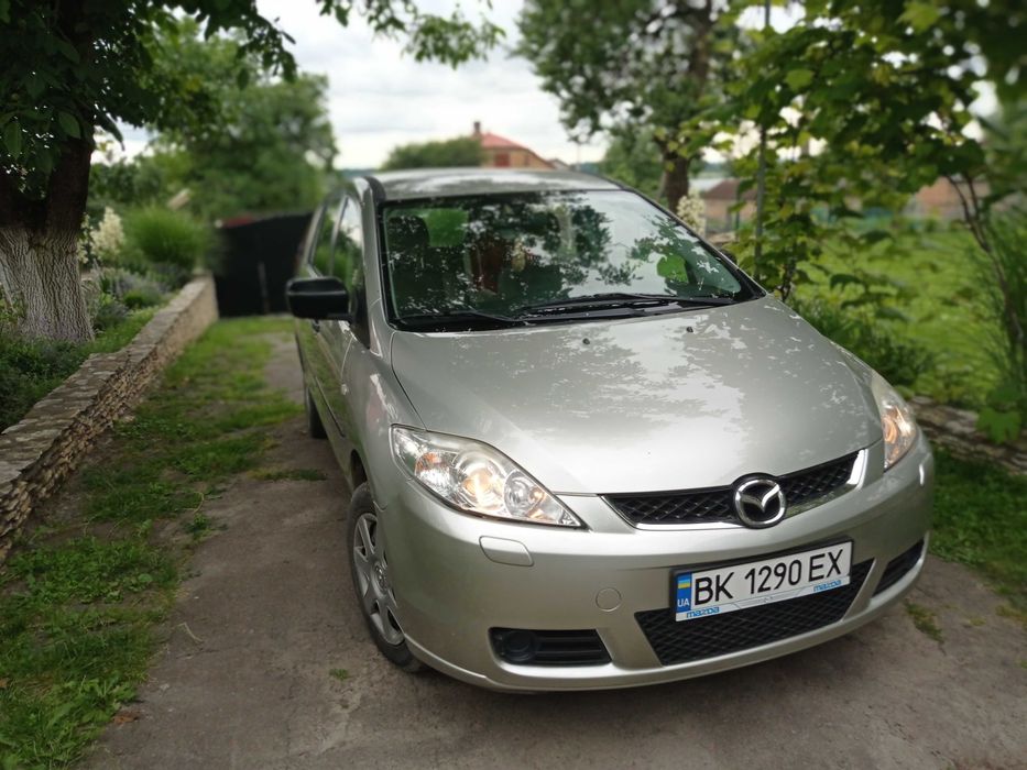 Автомобіль Mazda 5