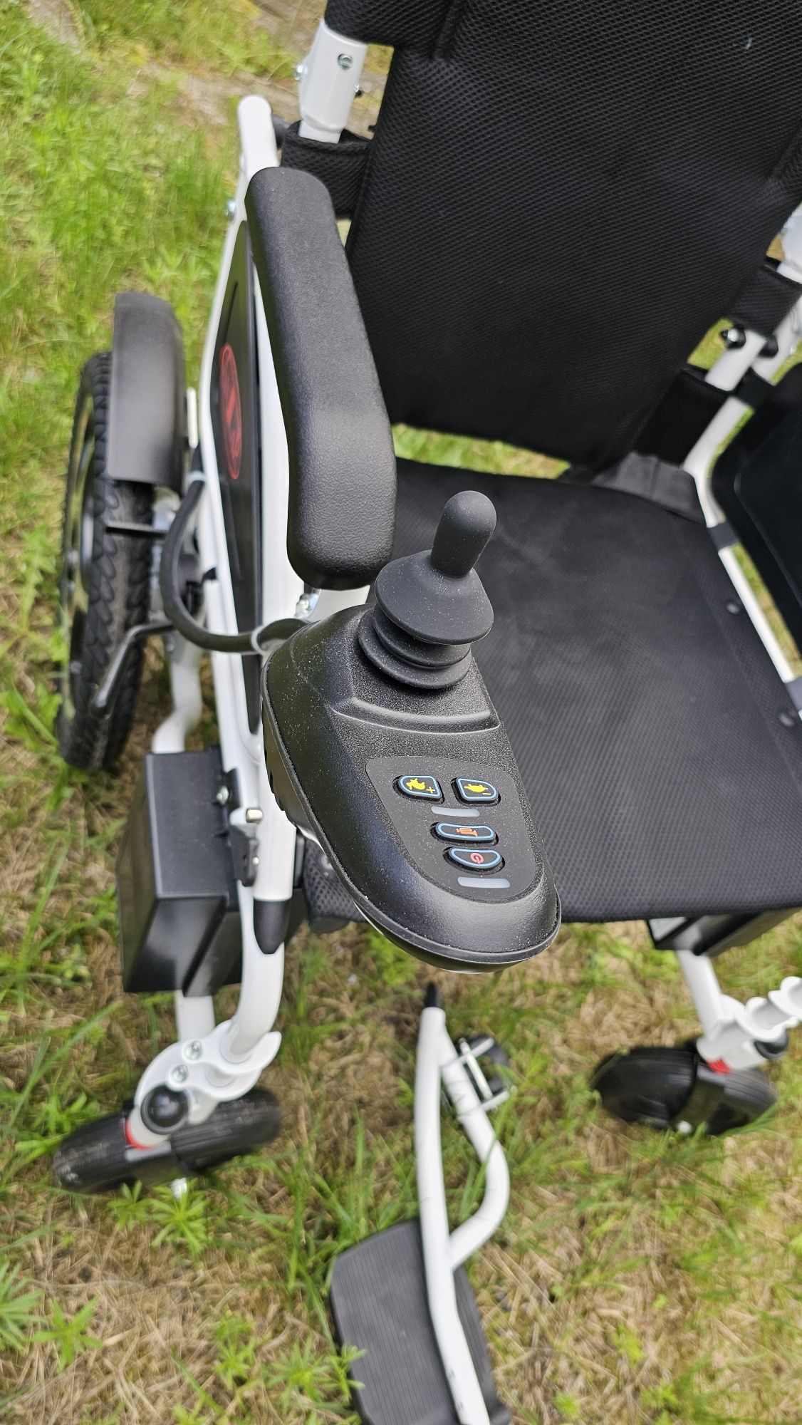 Wózek inwalidzki elektryczny nowy