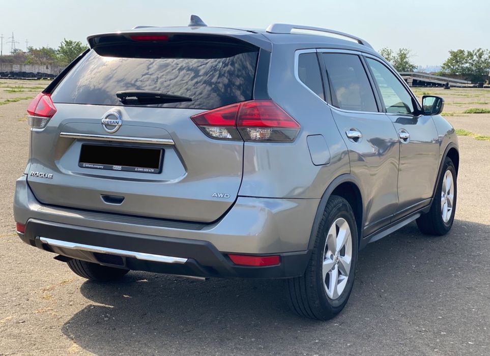 Автомобиль Nissan Rogue