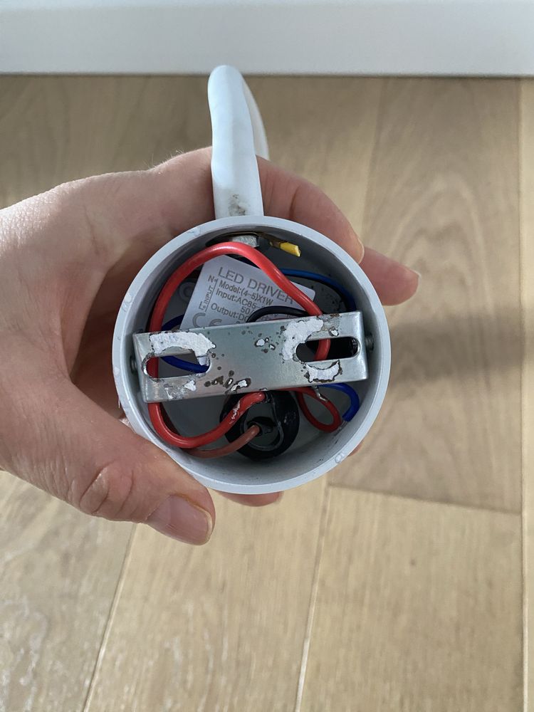 Lampa scienna Led