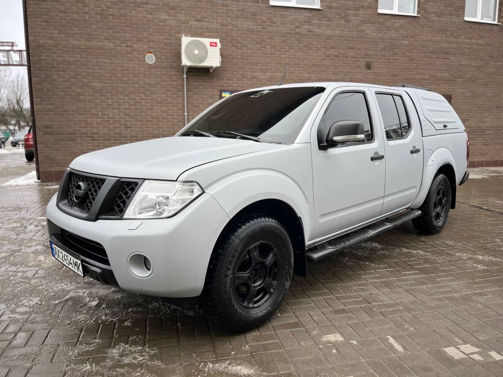 Nissan navara 2012 рік