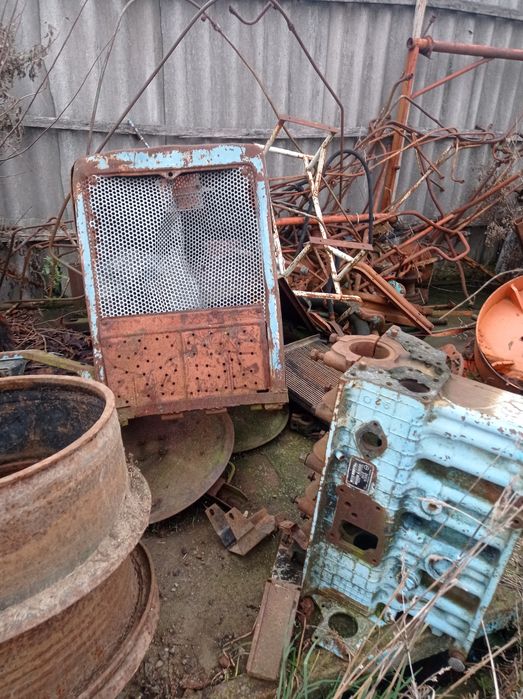 Продам капот трактора МТЗ бувший у вжитку.