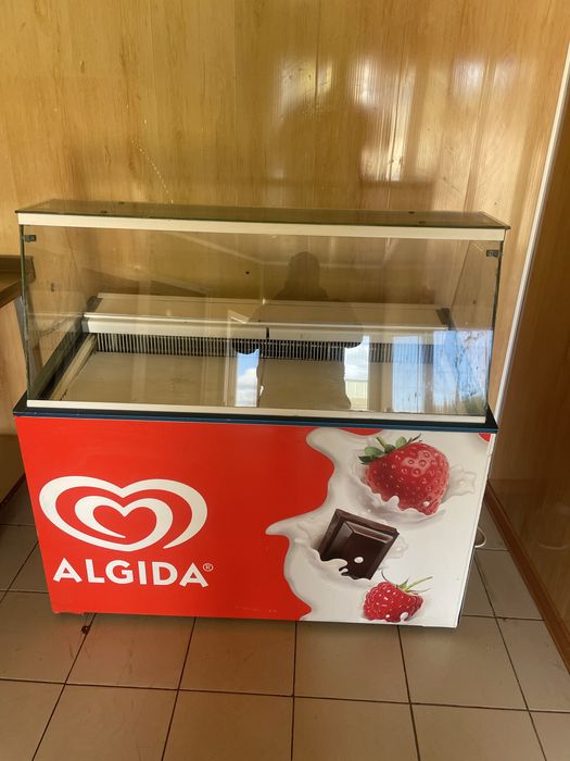 Продам холодильну вітрину! Робочий стан з магазигу!