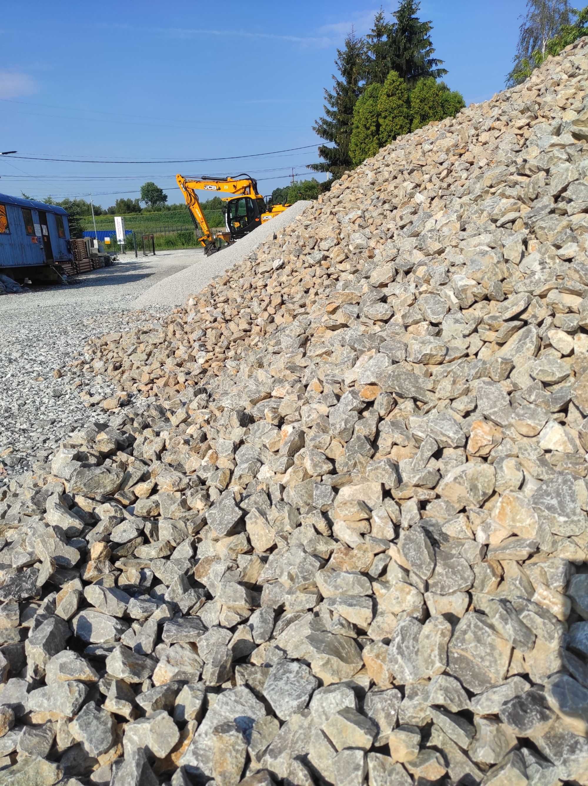 Kruszywa kamień piasek spóła otoczak żwir wysiewka transport Kraków