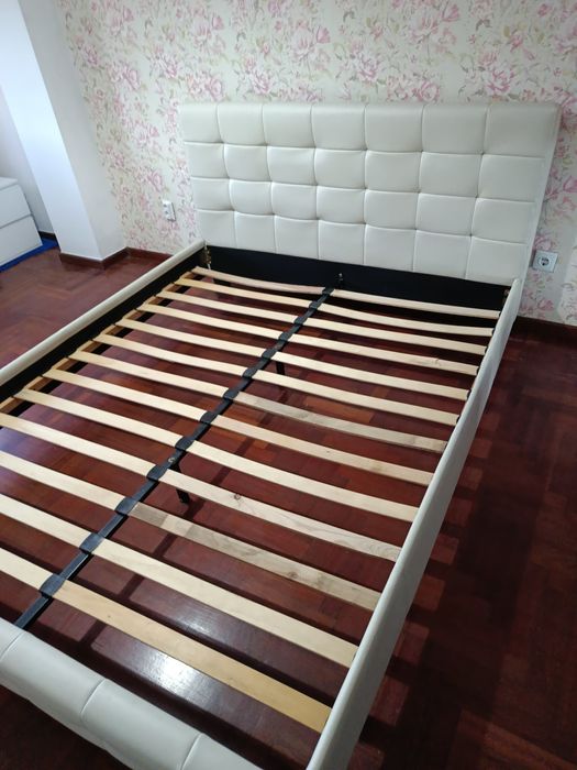 Vendo cama como nova