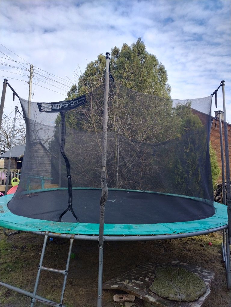 Trampolina do ogrodu