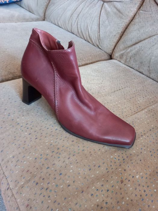 Черевики жіночі..