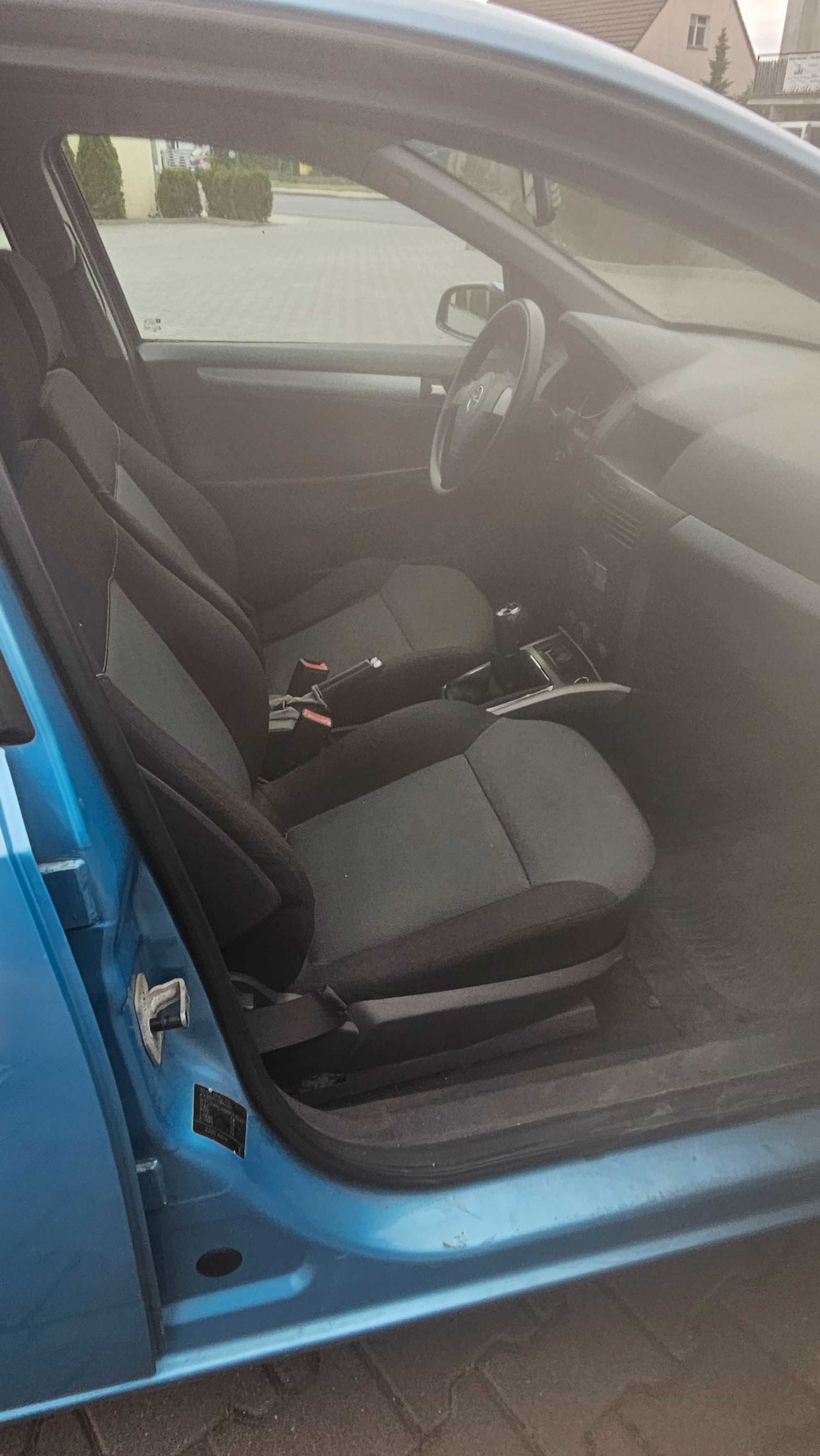 Opel astra H 1.6 benzyna