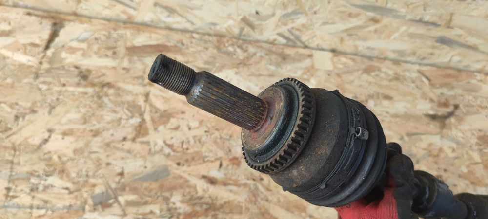 KIA Ceed I 1.6 CRDI Półoś Lewa Króka Lewy Przód LP