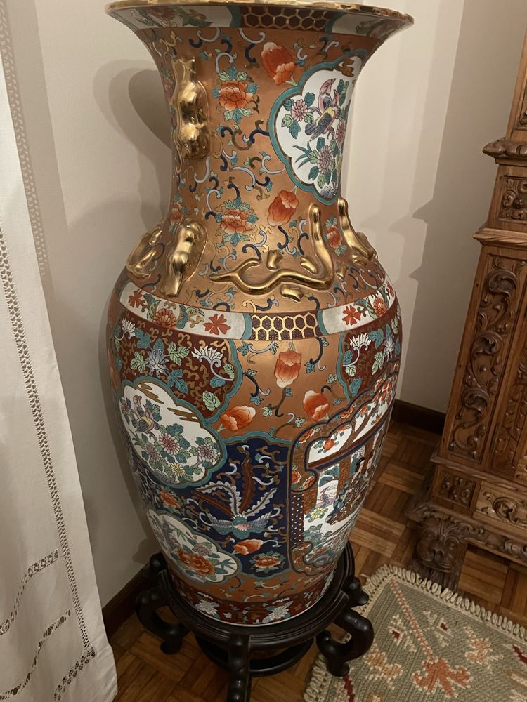 Jarrão decorativo - com base em madeira incluida.