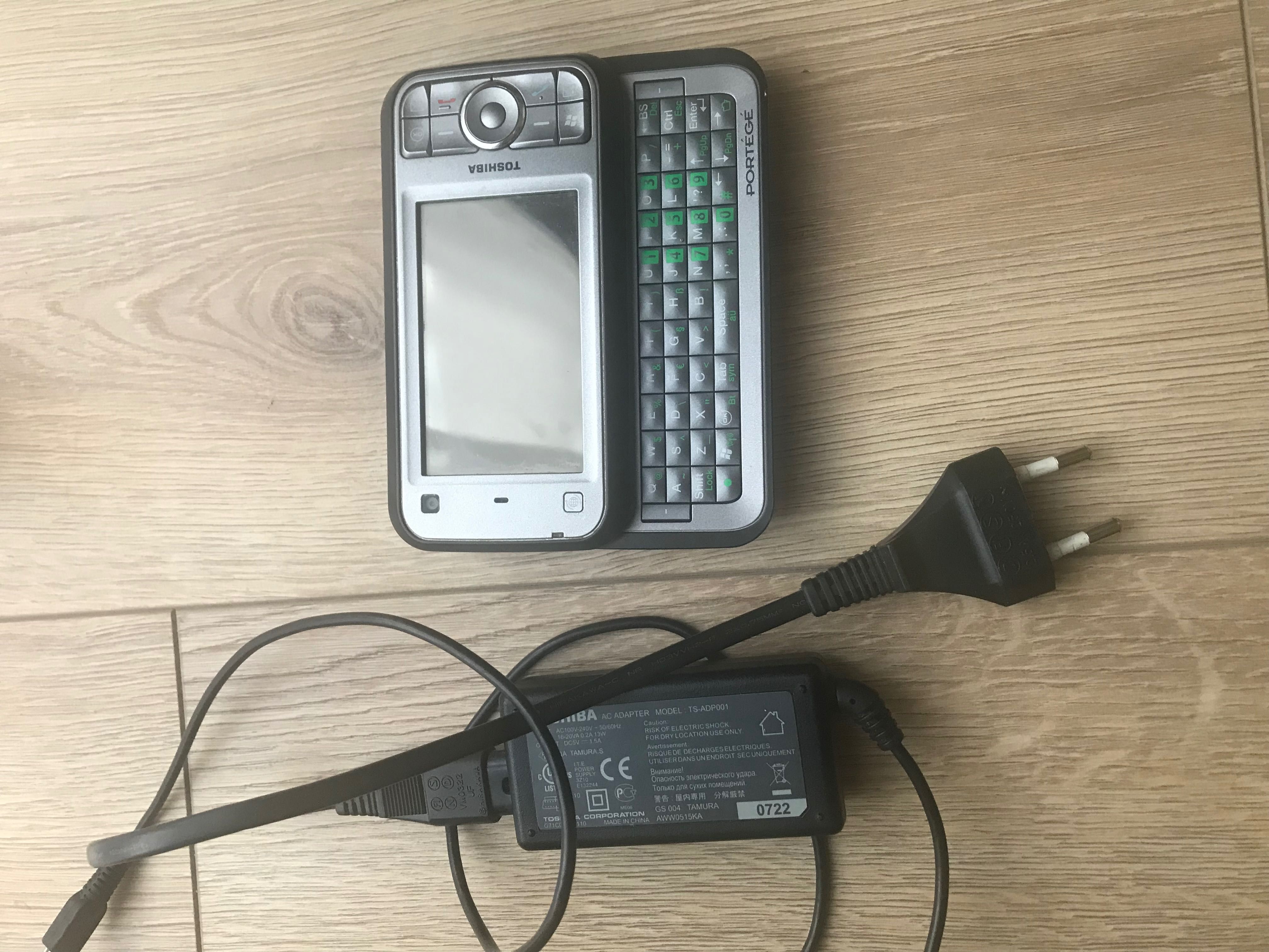 Stary telefon z klawiaturą  Windows Mobile Qwerty Toshiba