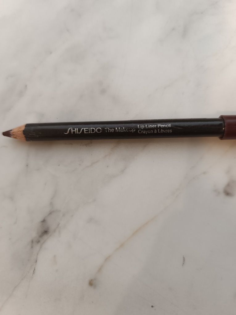Shiseido, kredka do ust, burgund nr 8
