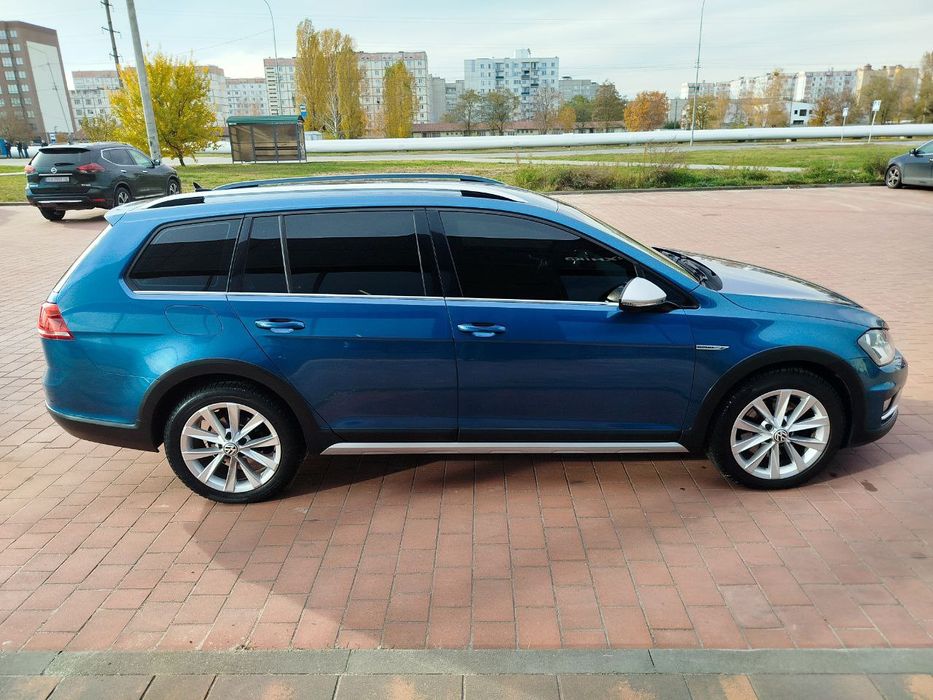 Продам Volkswagen Golf 7 Alltrack