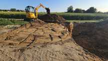 Usługi minikoparką JCB – wykopy, niwelacja, fundamenty