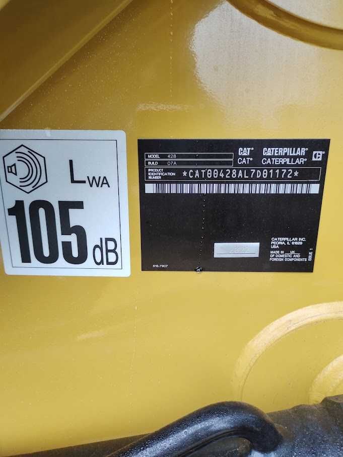 Новий екскаватор-наватажувач CATERPILLAR 428