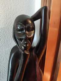 Estátua africana em pau preto