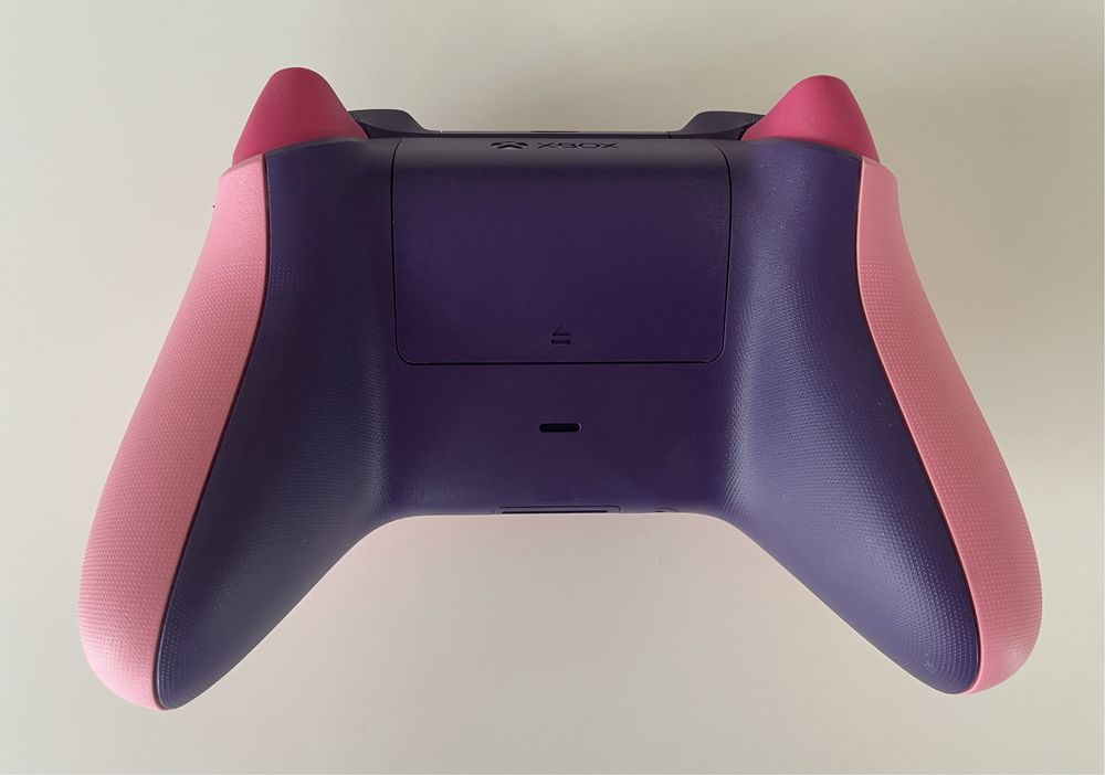 Wyjątkowy, grawerowany Pad Microsoft Xbox Series bezprzew. + adapter
