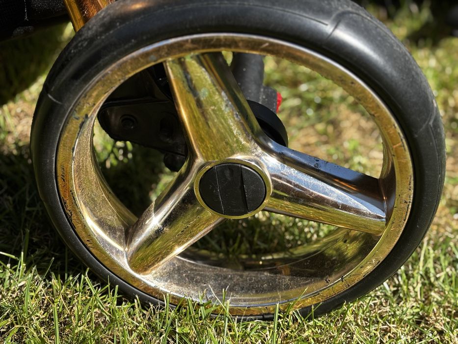 Wózek 2w1 Adamex Reggio z fotelikiem i baza isofix
