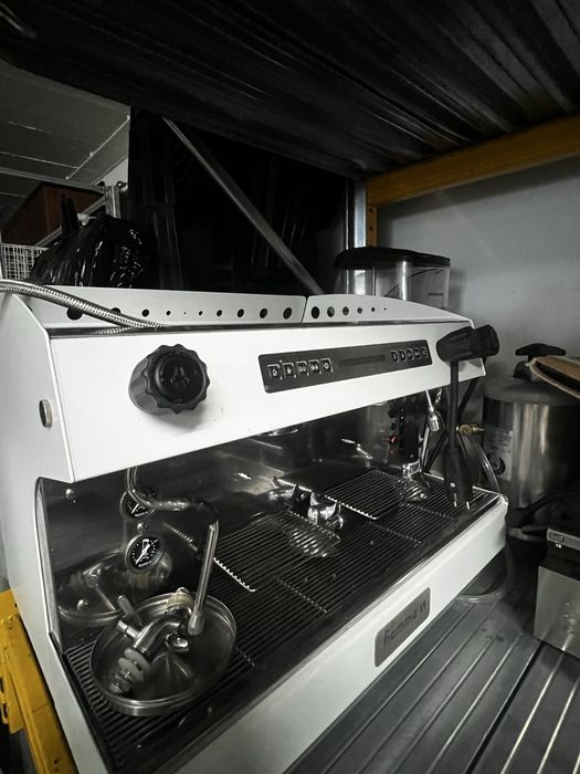 Maquina de café Fiamma + moinho + depurador