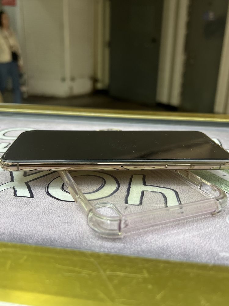 iPhone XS Max gold 256 never lock