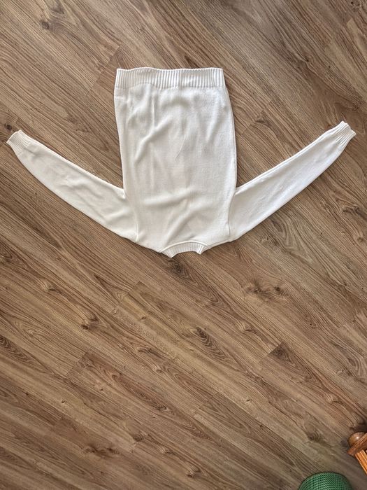 Biały sweter rozm. 152