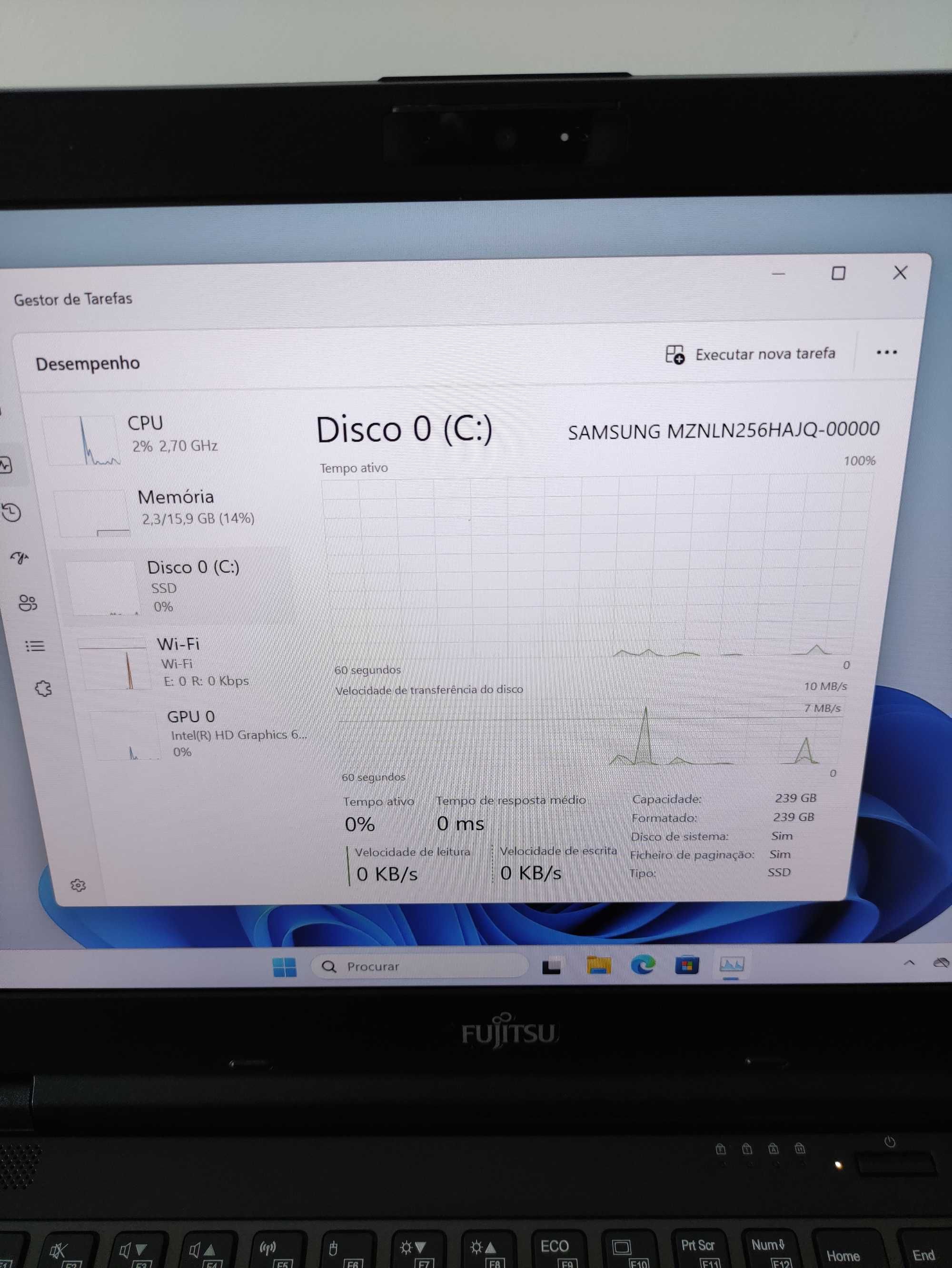 Portátil Fujitsu E448 - Intel i7-7500U - 16GB RAM