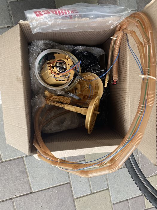 Датчик рівня палива та насос палива ML