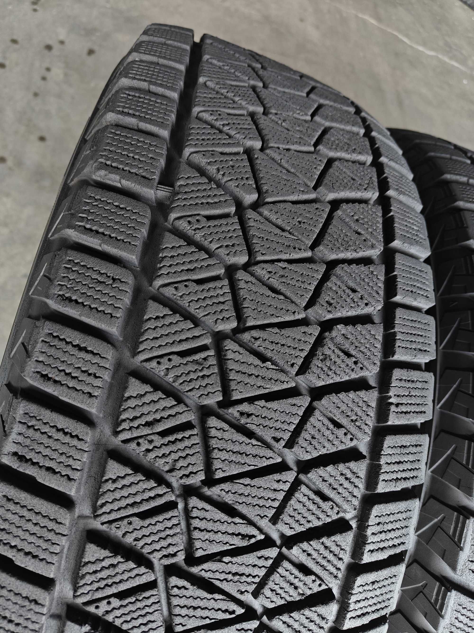 R16 255 70 шини зимові Bridgestone Blizzak DM-V2 арктичні липучки