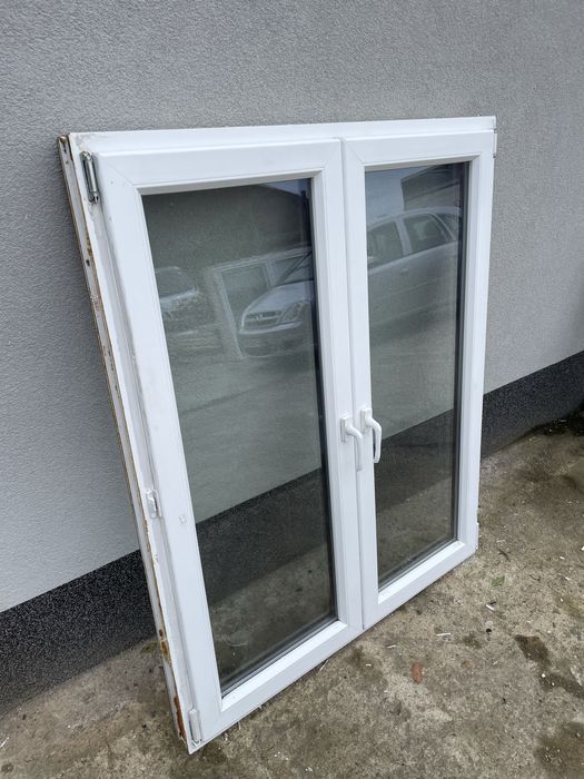 Okno okna dwuskrzydłowe brąz