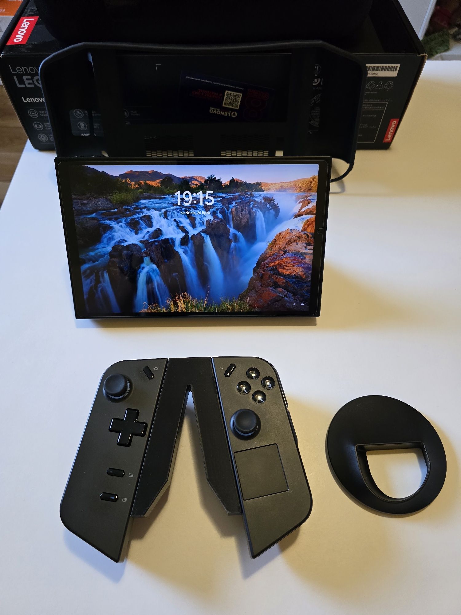 Konsola Lenovo Legion Go na gwarancji + stacja dokujaca JSAUX + ETUI +