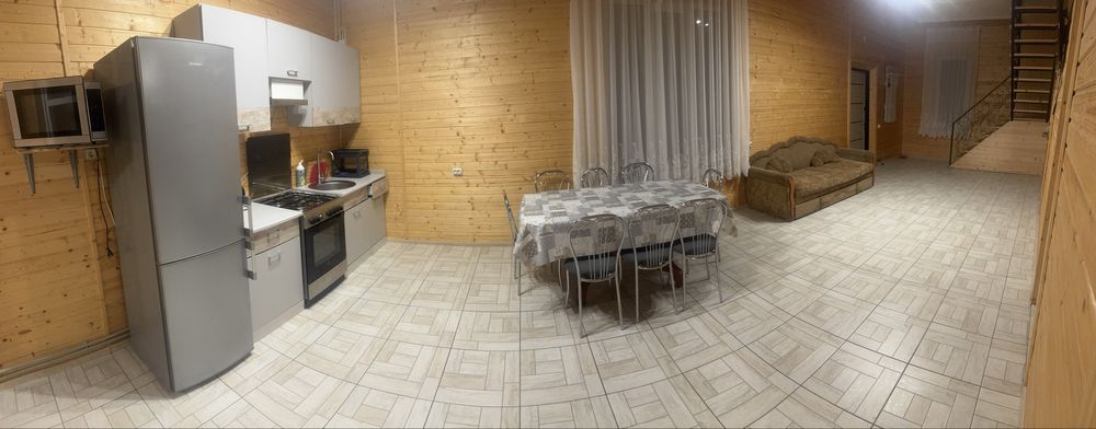 Славсько у центрі будинок! Без власників!Чан !Подова оренда житла!