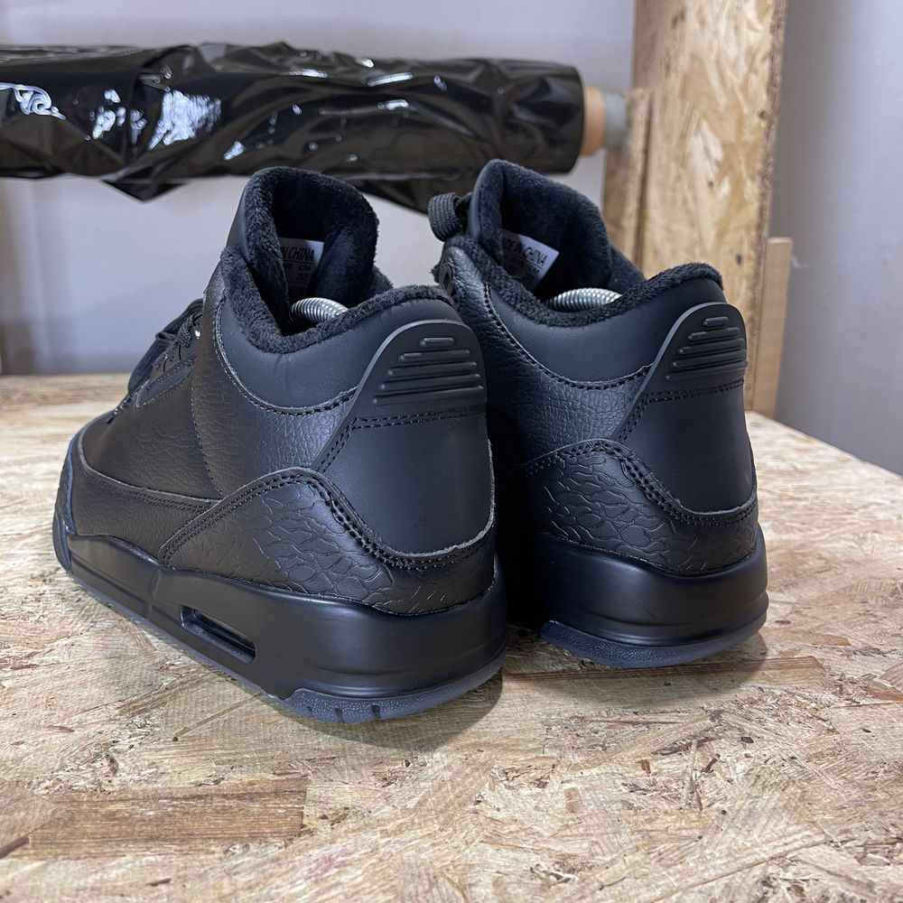 Чоловічі кросівки Nike Air Jordan 3 Retro Black Cat Winter зимові