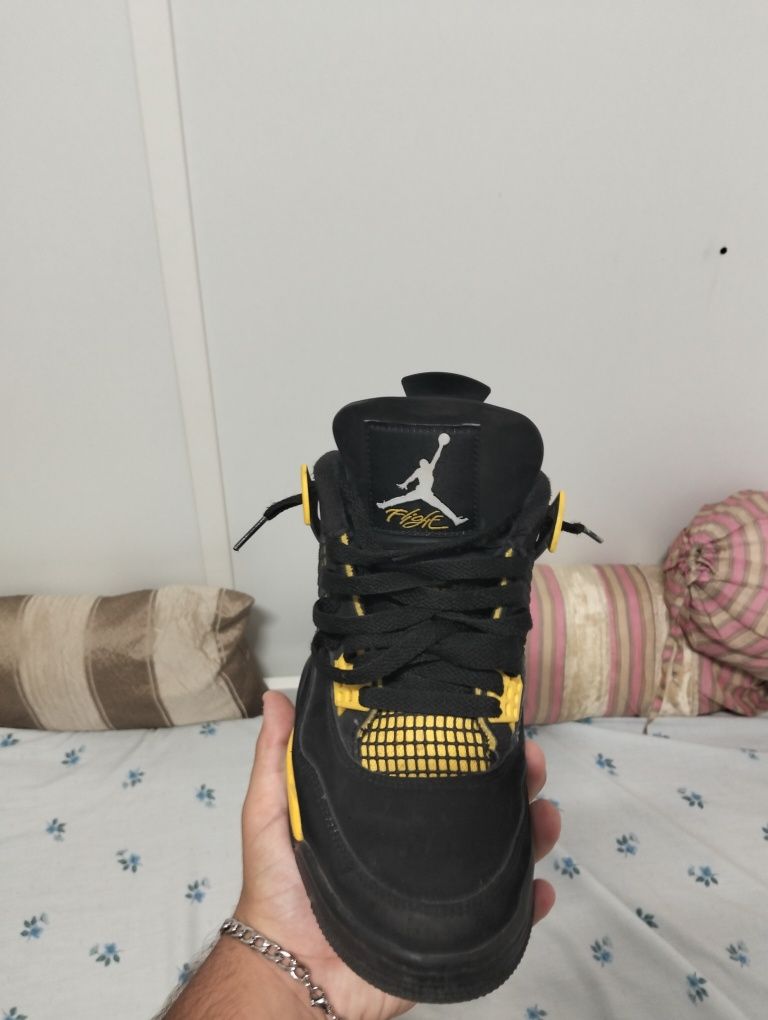 Jordan 4 tamanho 40,5