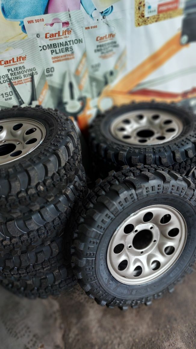 Шини з дисками 195/80 R15