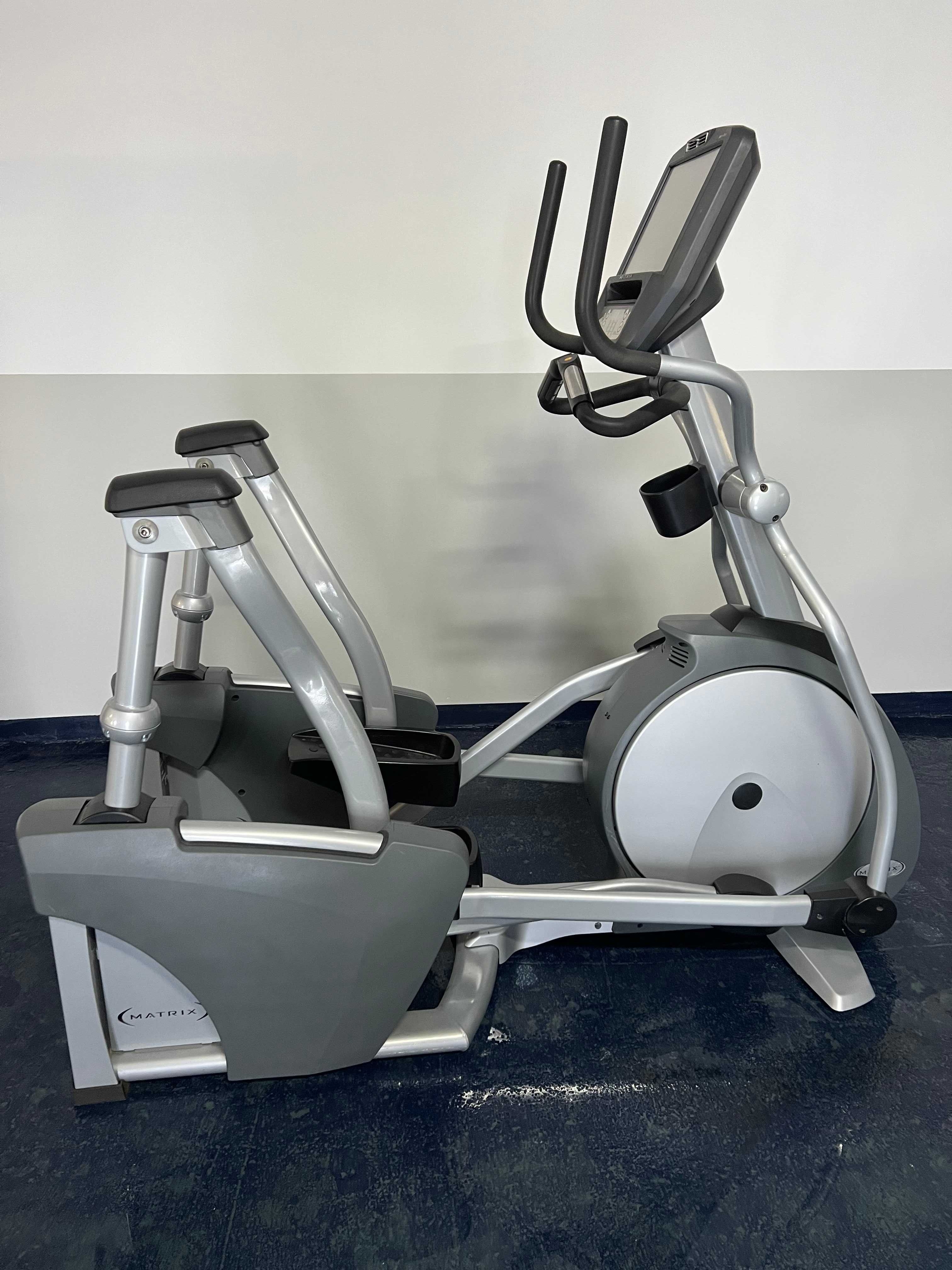 MATRIX Ascent Trainer A7xe ekran dotykowy LCD - bez gwarancji