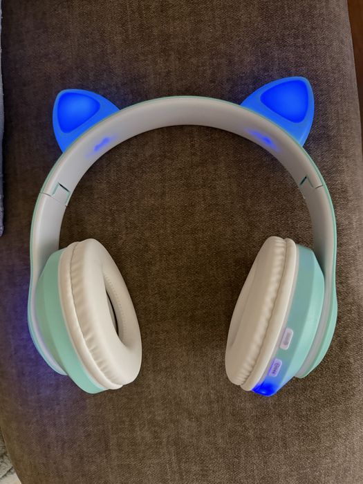 Навушники з вушками, бездротові