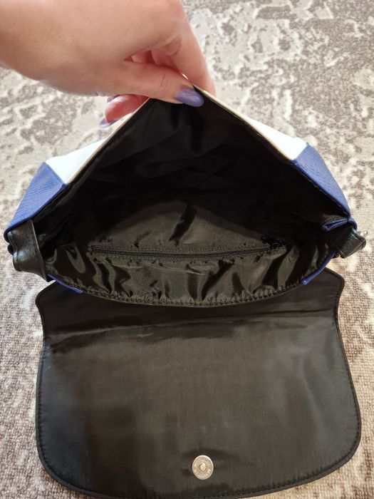 Женская сумка с плечевым ремешком