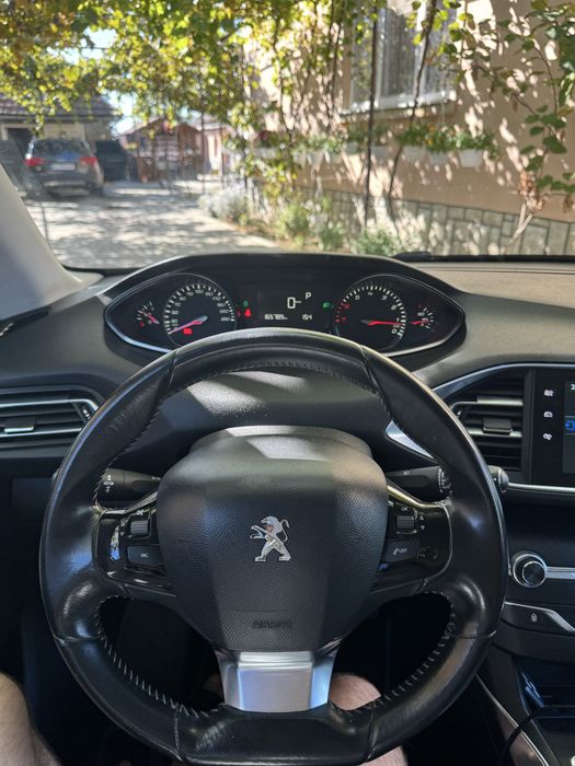 Пежо 308, 2015 р.в 1.6 бензин автомат, МАКСИМАЛЬНА