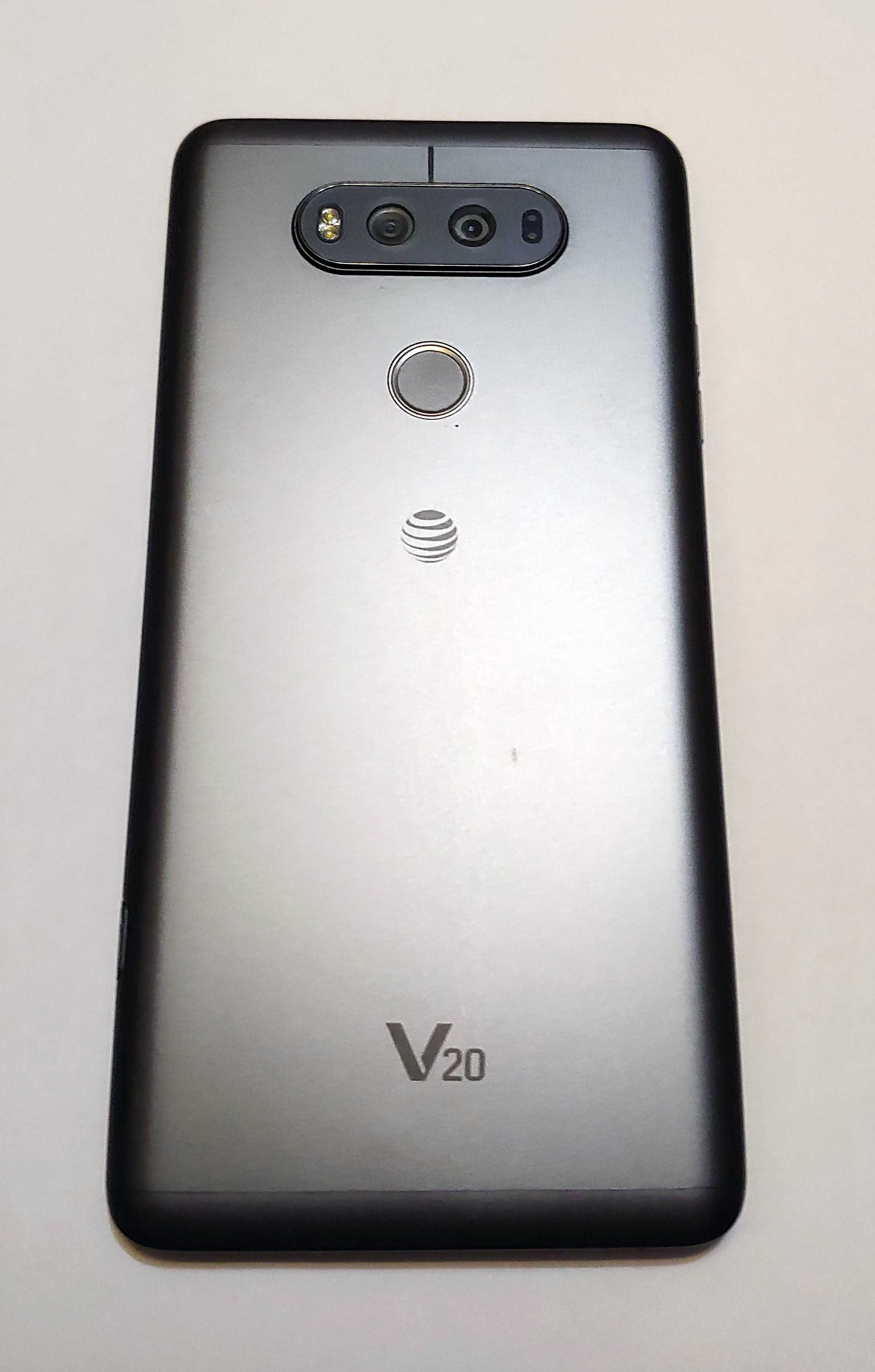 Смартфон Lg V20 с дополнительной батареей повышенной емкости