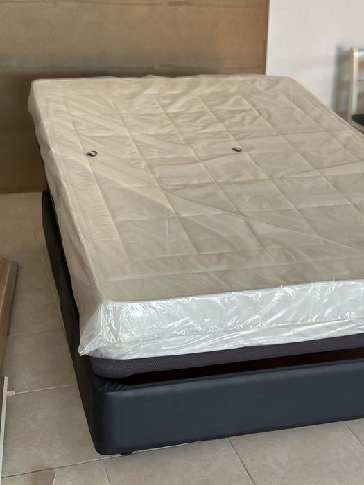 Sommier com estrado elevatório + colchão novo