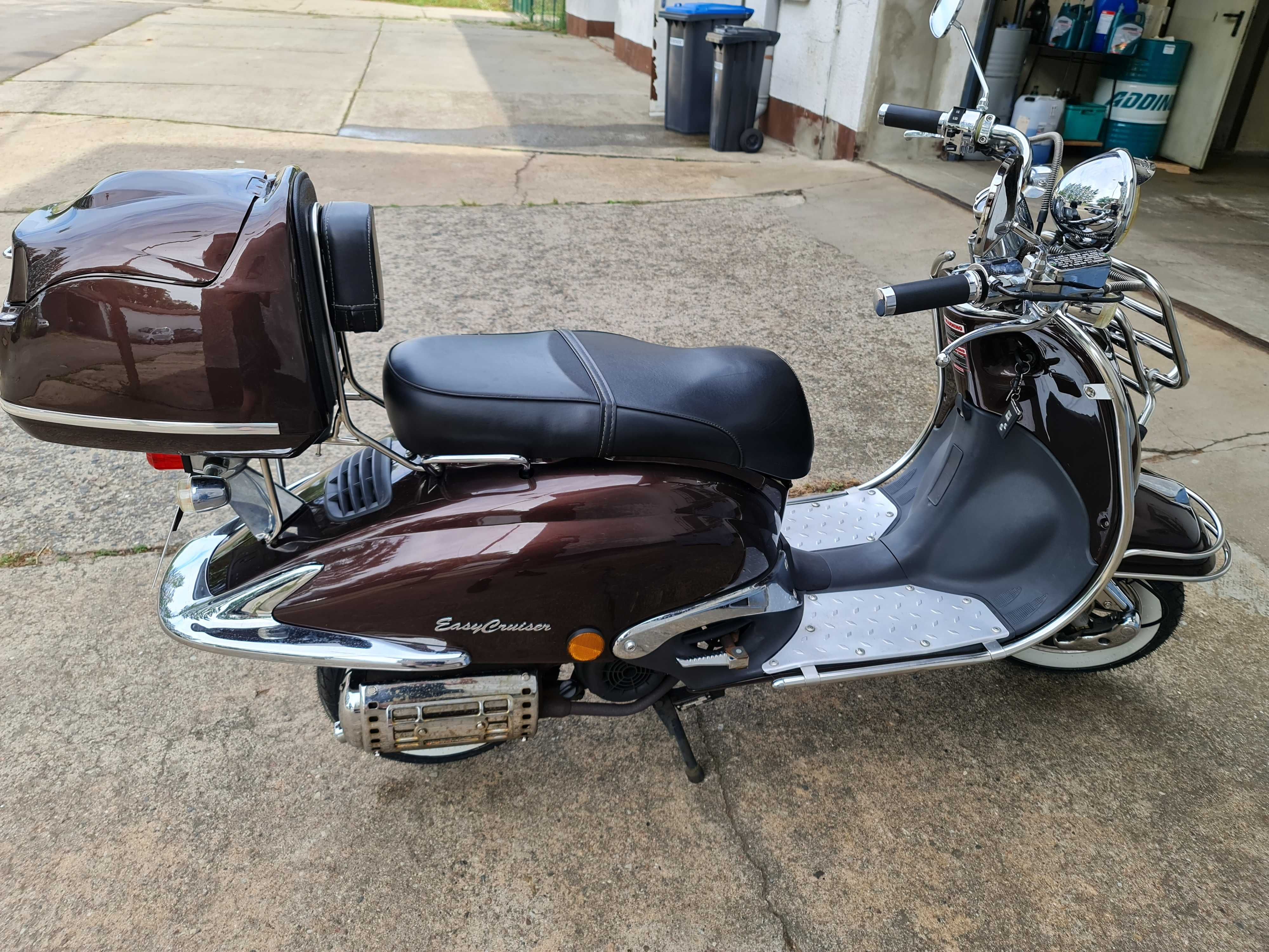 Sprzedam skuter retro 125 c ładny stan