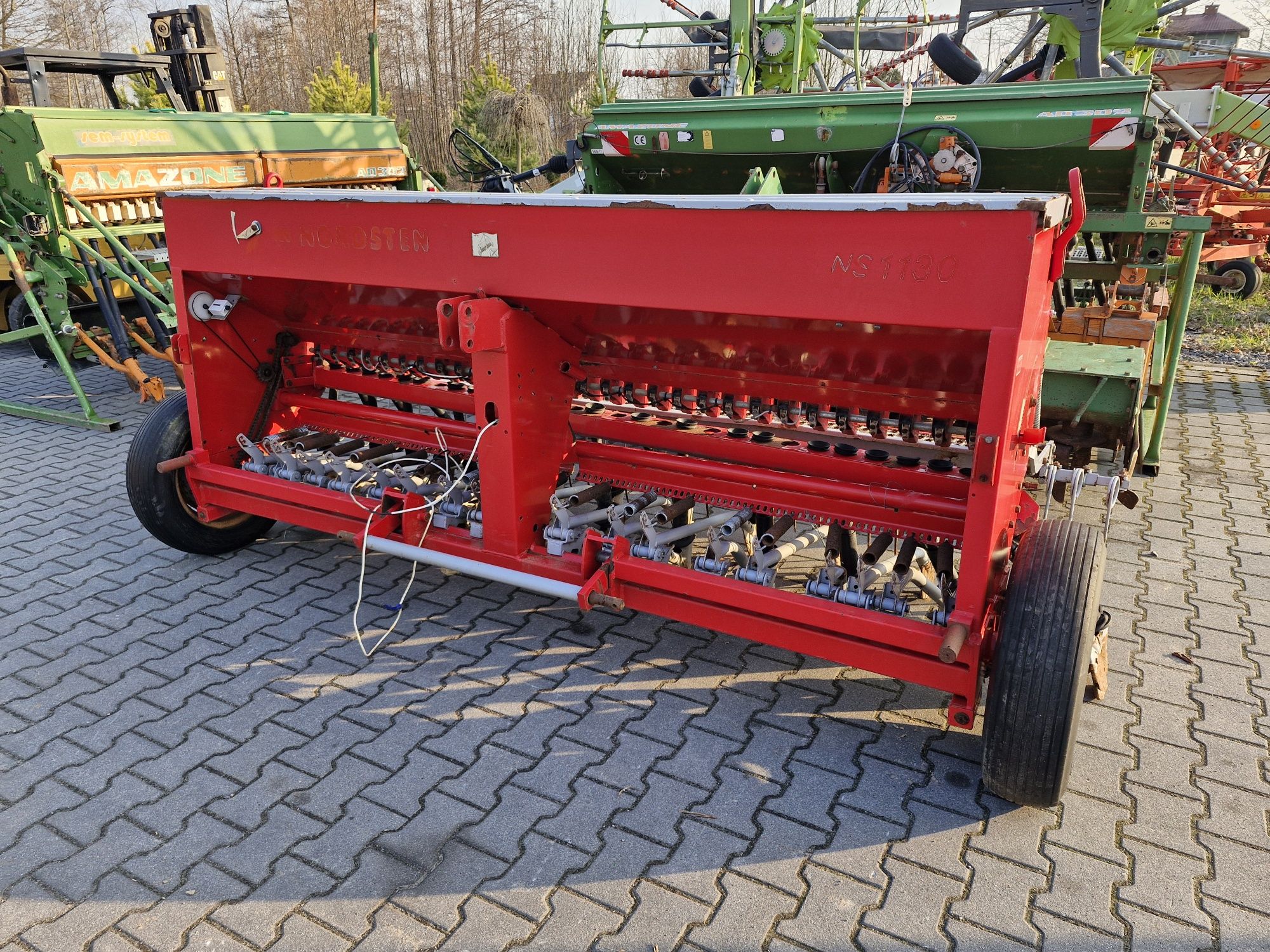 Siewnik zbożowy 2006 rok Kongskilde Nordsten NS1130