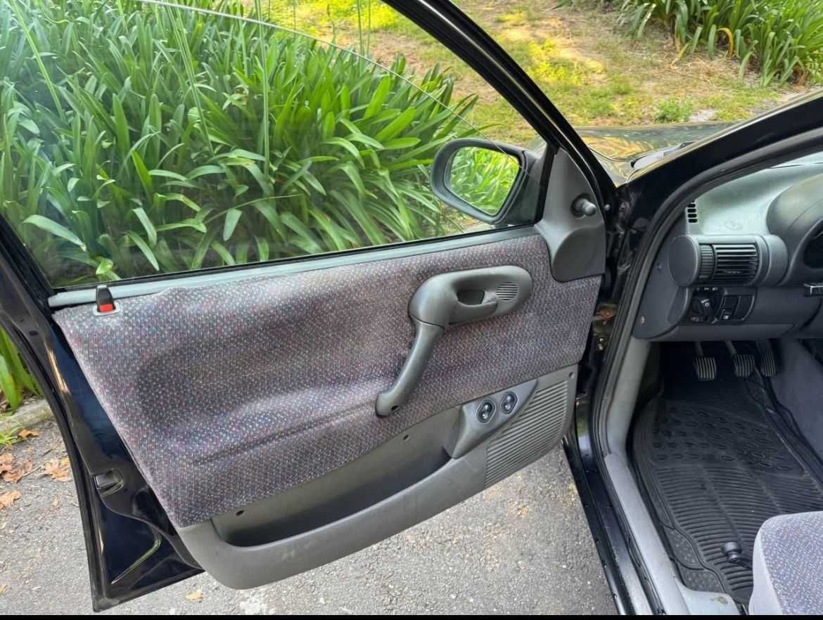 Vedo carro Opel Corsa