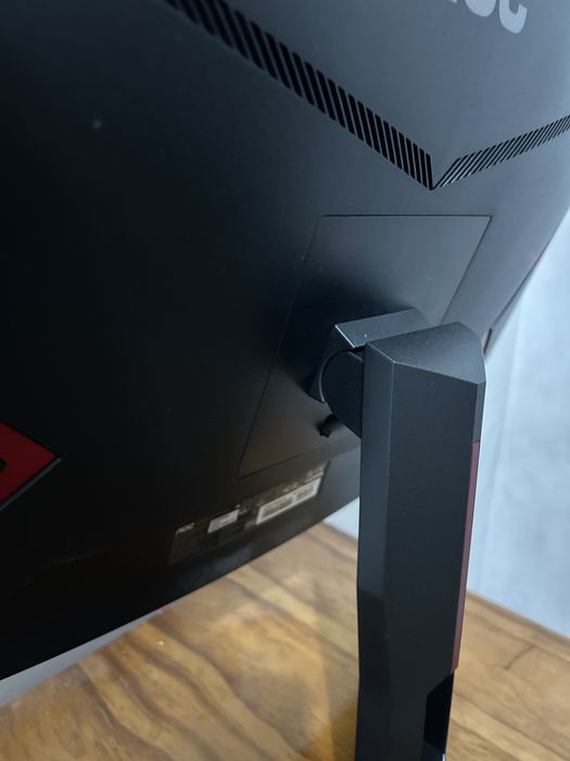 Monitor gaming curvo aoc 27’’